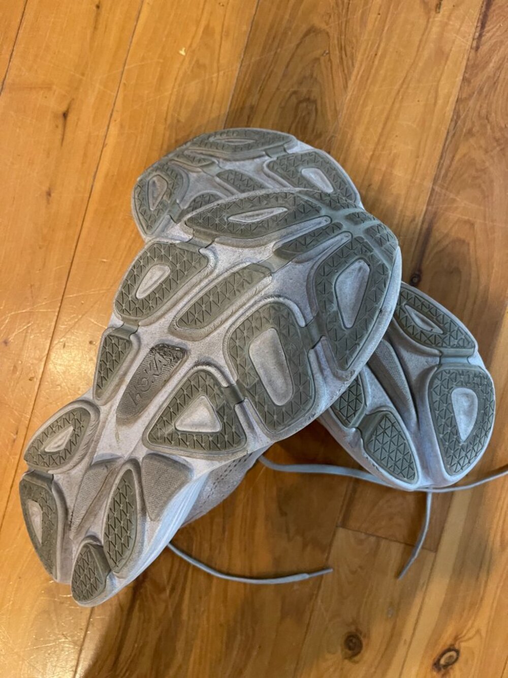 HOKA One One Bondi women's shoes--excellent shape. 8.5 W - Picture 2 of 5